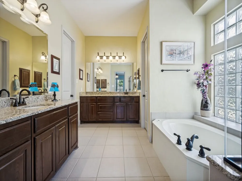 2415 Strathfield Lane Trophy Club, TX 76262