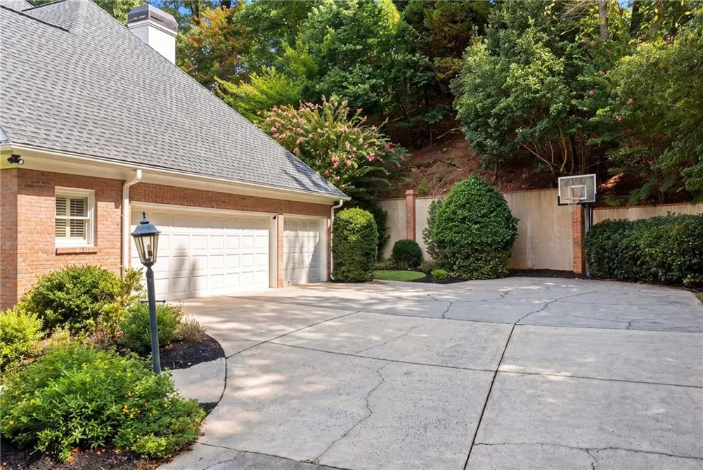 2134 River Cliff Drive Roswell, GA 30076
