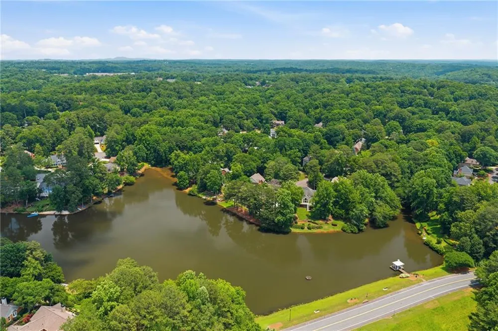2134 River Cliff Drive Roswell, GA 30076