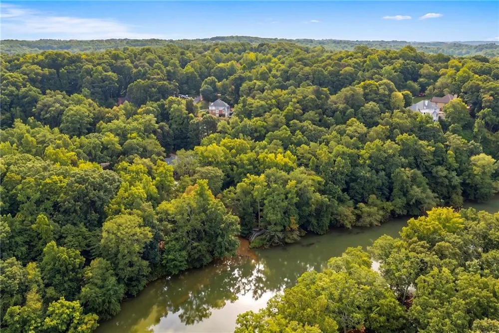 2134 River Cliff Drive Roswell, GA 30076
