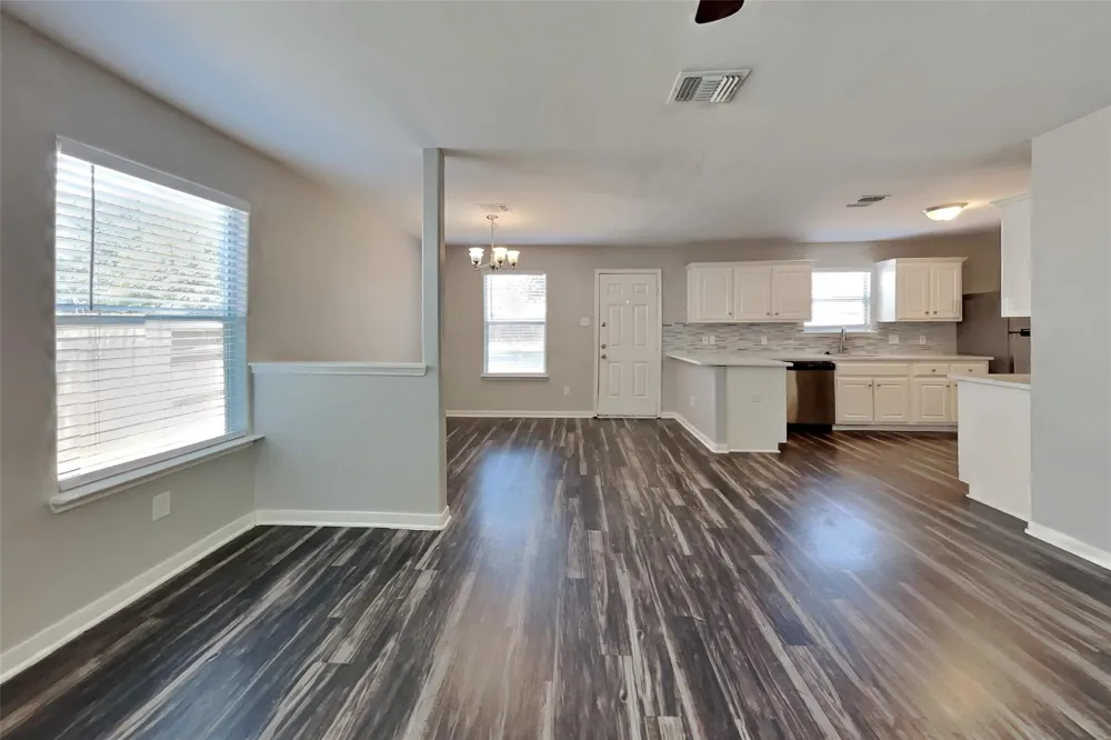 4294 Medina River Loop Spring, TX 77386