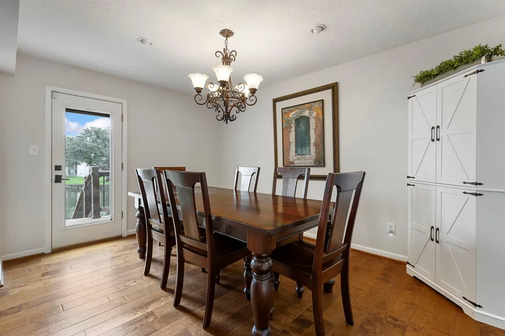 3930 Knollcrest Drive Montgomery, TX 77356