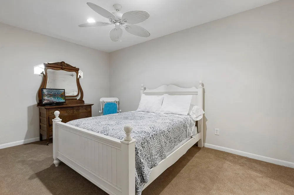 3930 Knollcrest Drive Montgomery, TX 77356