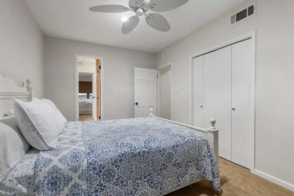 3930 Knollcrest Drive Montgomery, TX 77356
