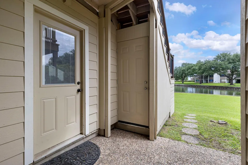 3930 Knollcrest Drive Montgomery, TX 77356