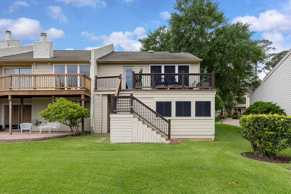 3930 Knollcrest Drive Montgomery, TX 77356