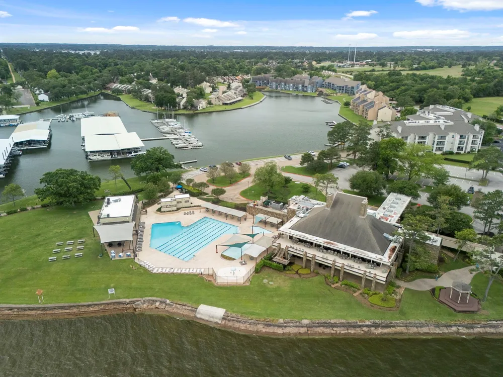3930 Knollcrest Drive Montgomery, TX 77356