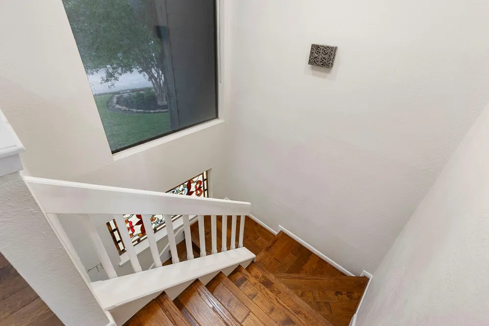 3930 Knollcrest Drive Montgomery, TX 77356