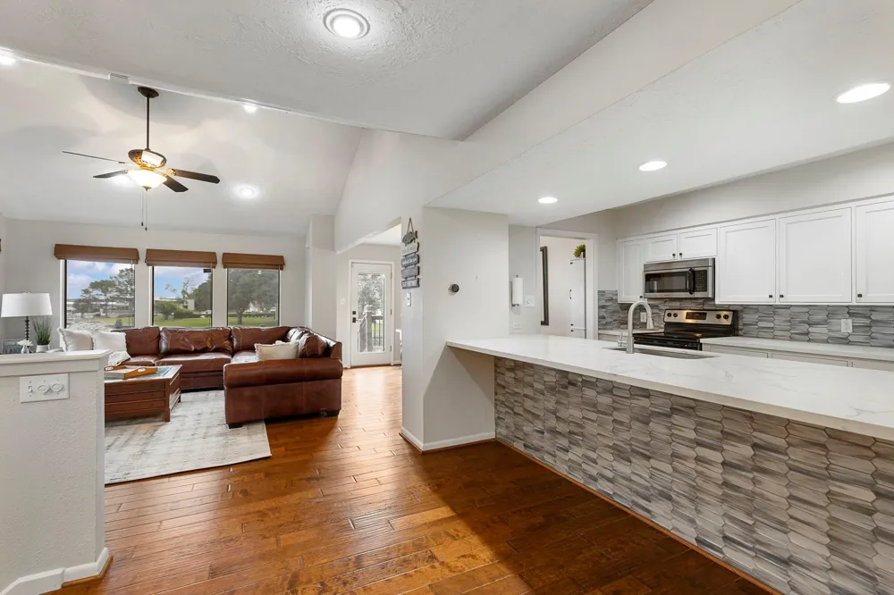 3930 Knollcrest Drive Montgomery, TX 77356