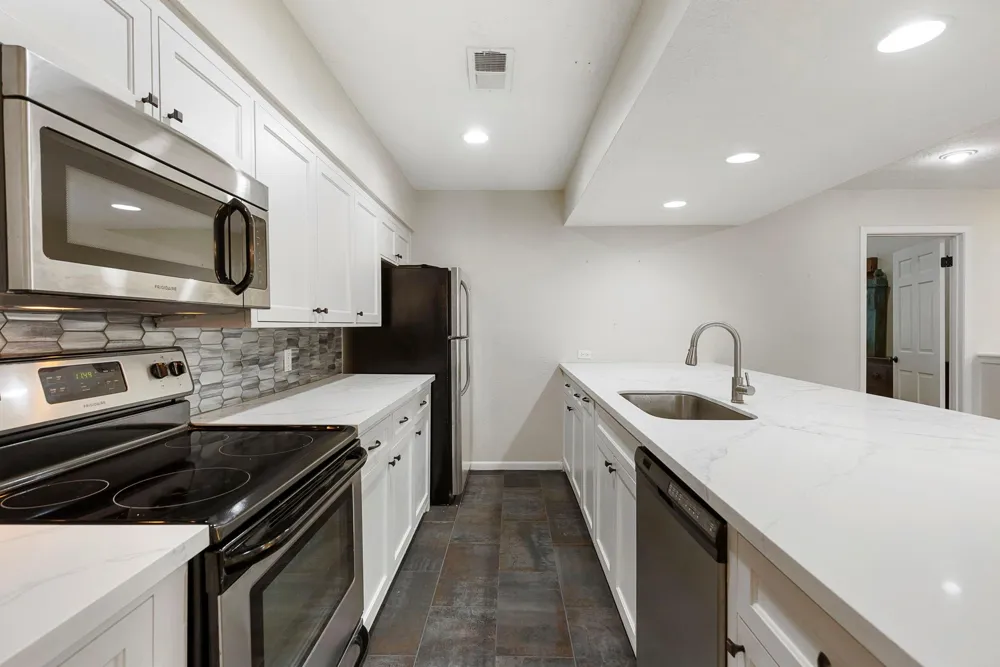 3930 Knollcrest Drive Montgomery, TX 77356