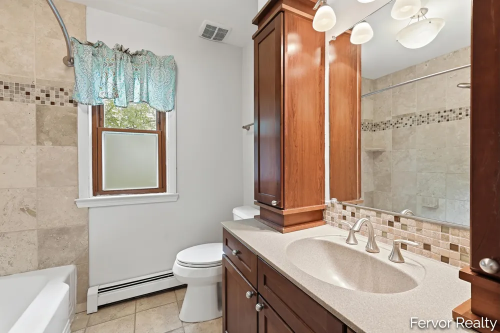 3520 Chamberlain Avenue SE Grand Rapids, MI 49508