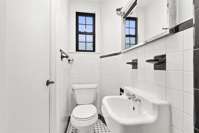 522 23RD ST Union City, NJ 07087