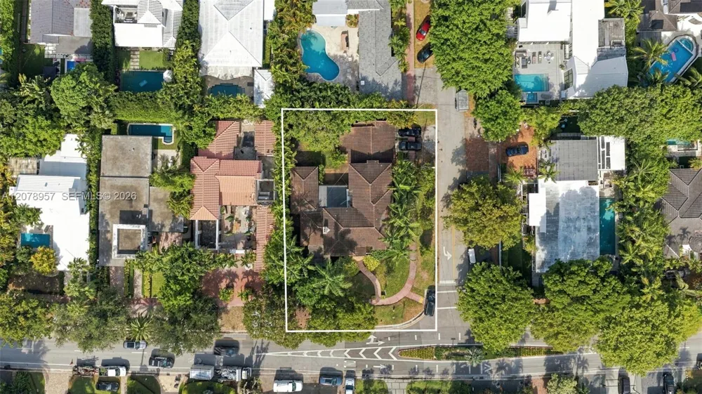 5680 Pine Tree Dr Miami Beach, FL 33140