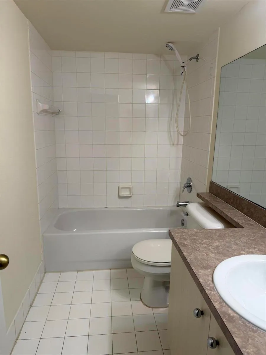 520 SW 111TH AVENUE #301 Pembroke Pines, FL 33025