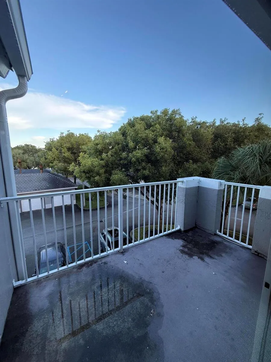 520 SW 111TH AVENUE #301 Pembroke Pines, FL 33025