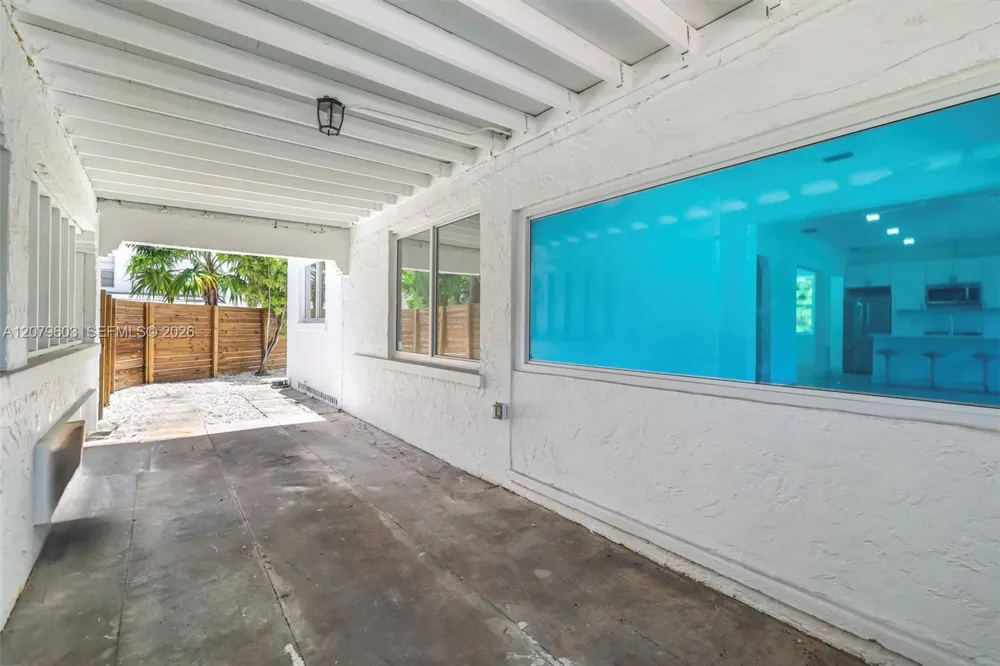 340 NE 125th St North Miami, FL 33161