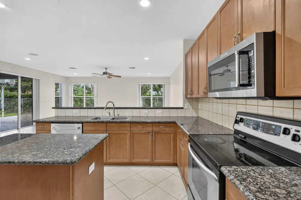 9479 SEDGEWOOD DRIVE Lake Worth, FL 33467