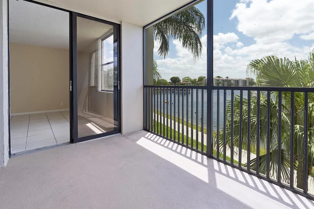 112 LAKE EMERALD DRIVE #209 Oakland Park, FL 33309