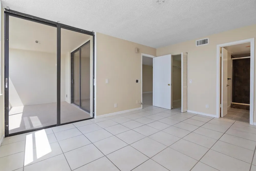 112 LAKE EMERALD DRIVE #209 Oakland Park, FL 33309