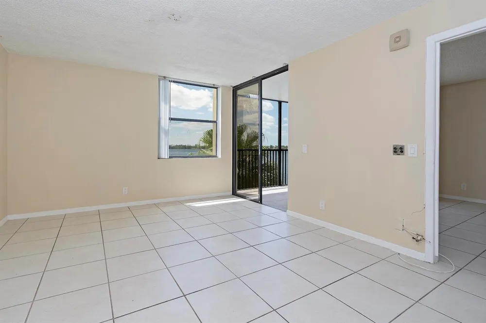 112 LAKE EMERALD DRIVE #209 Oakland Park, FL 33309