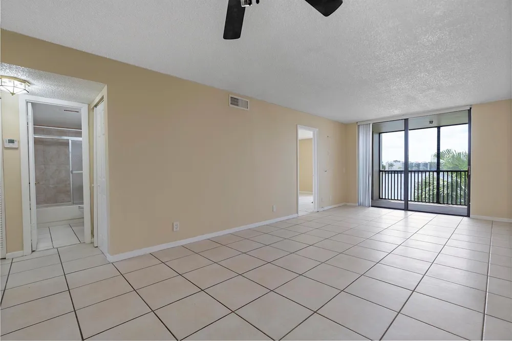 112 LAKE EMERALD DRIVE #209 Oakland Park, FL 33309
