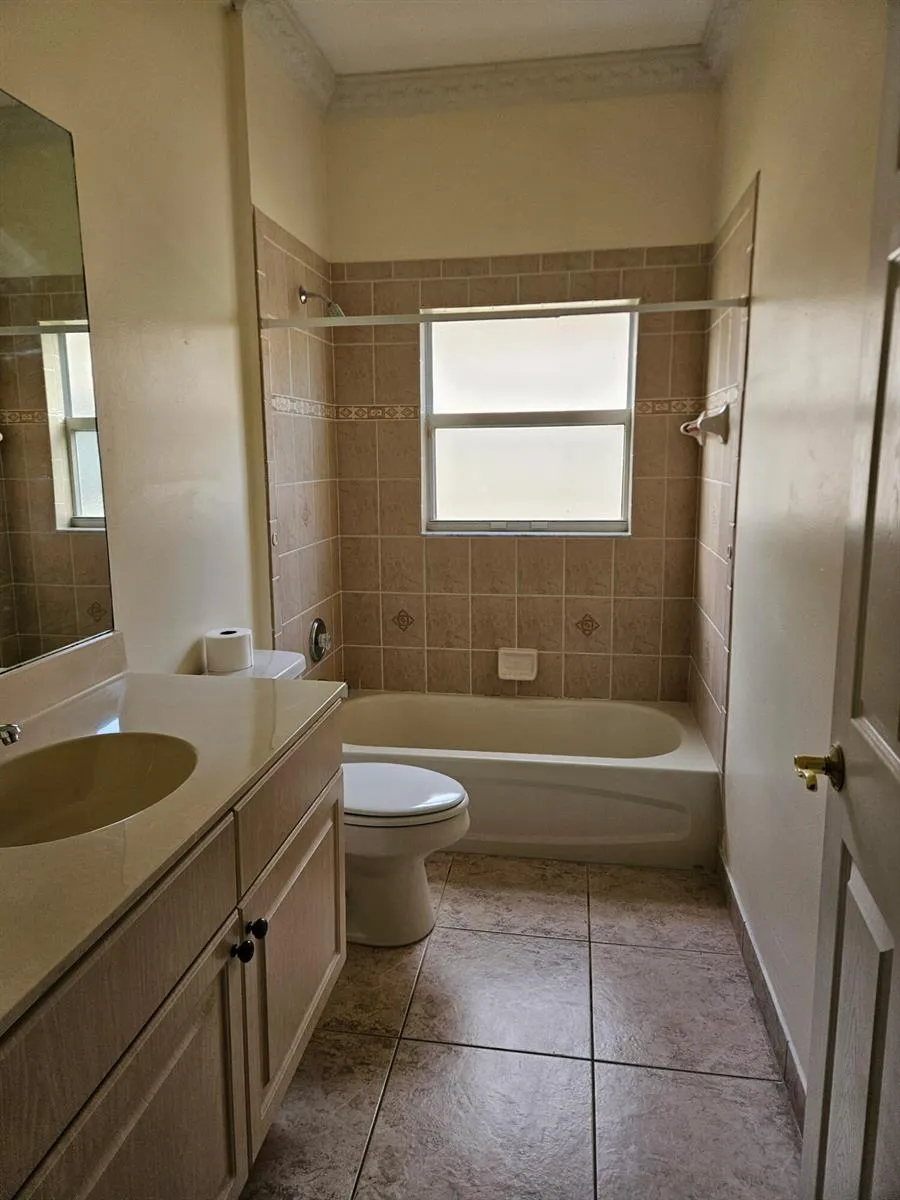 394 NW BREEZY POINT LOOP Port St. Lucie, FL 34986