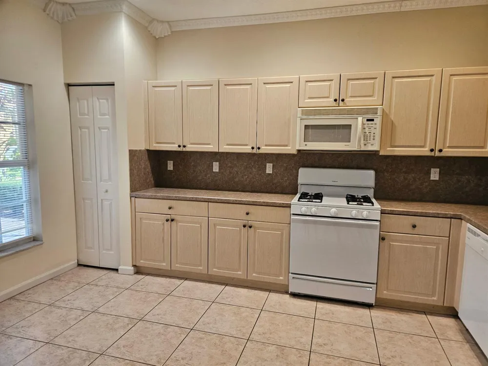 394 NW BREEZY POINT LOOP Port St. Lucie, FL 34986