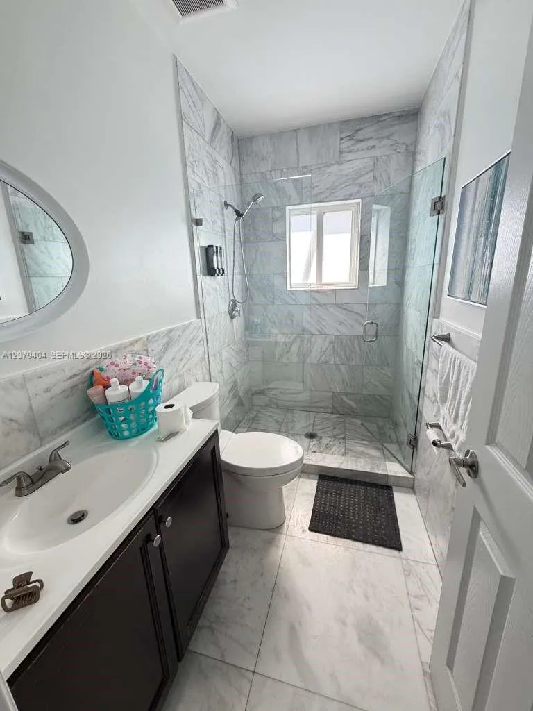 8880 SW 25th St #8880 Miami, FL 33165