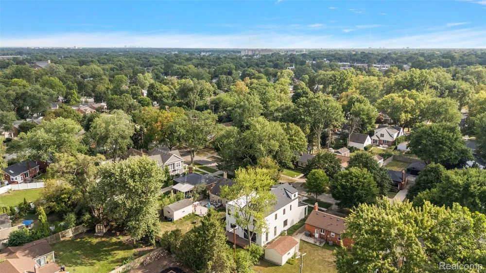 1845 Humphrey Avenue Birmingham City, MI 48009