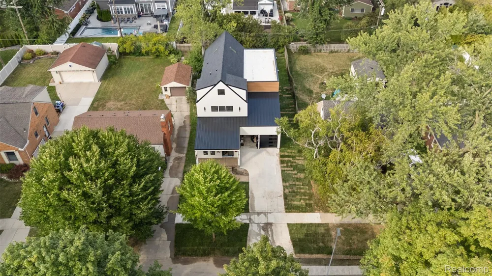 1845 Humphrey Avenue Birmingham City, MI 48009