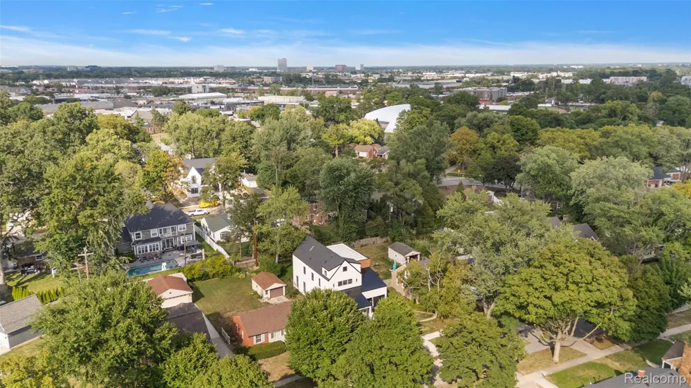 1845 Humphrey Avenue Birmingham City, MI 48009