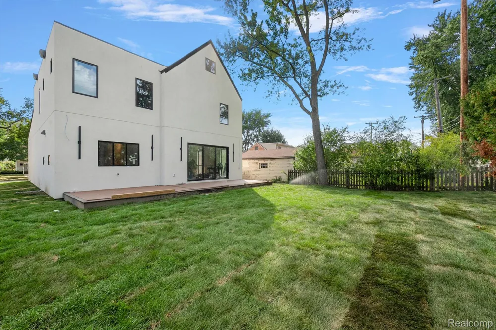1845 Humphrey Avenue Birmingham City, MI 48009