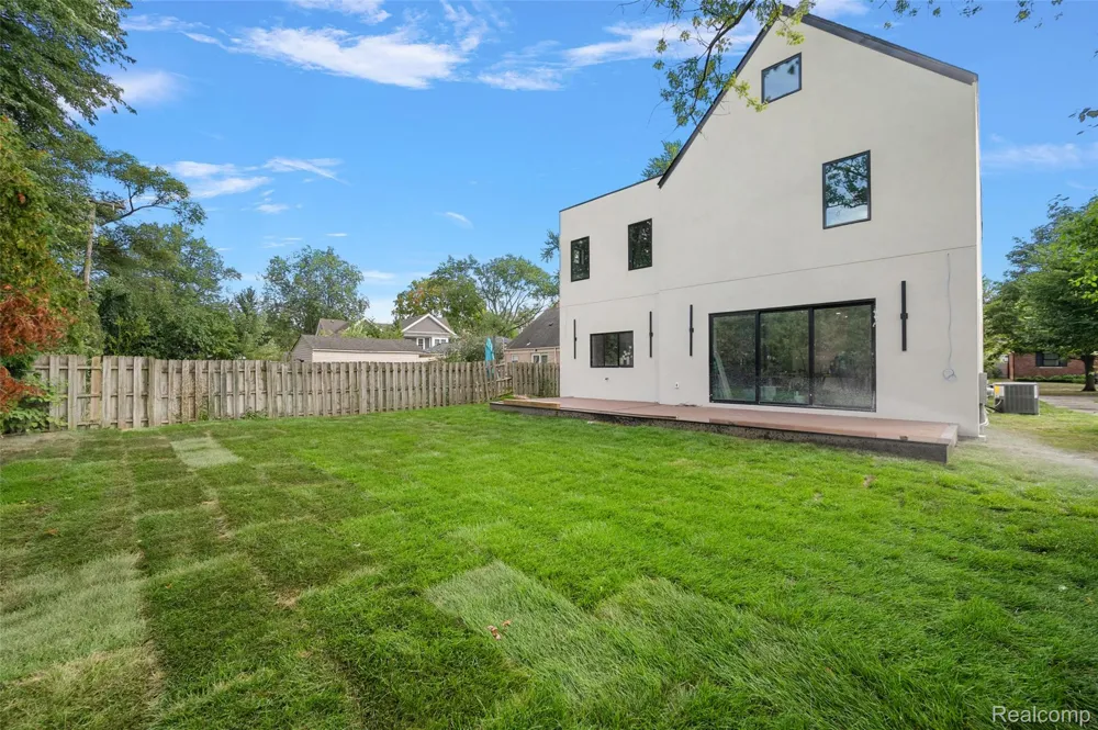 1845 Humphrey Avenue Birmingham City, MI 48009