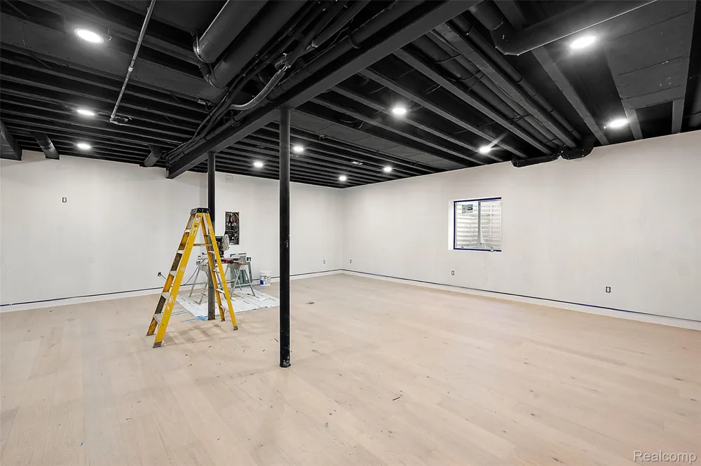 1845 Humphrey Avenue Birmingham City, MI 48009
