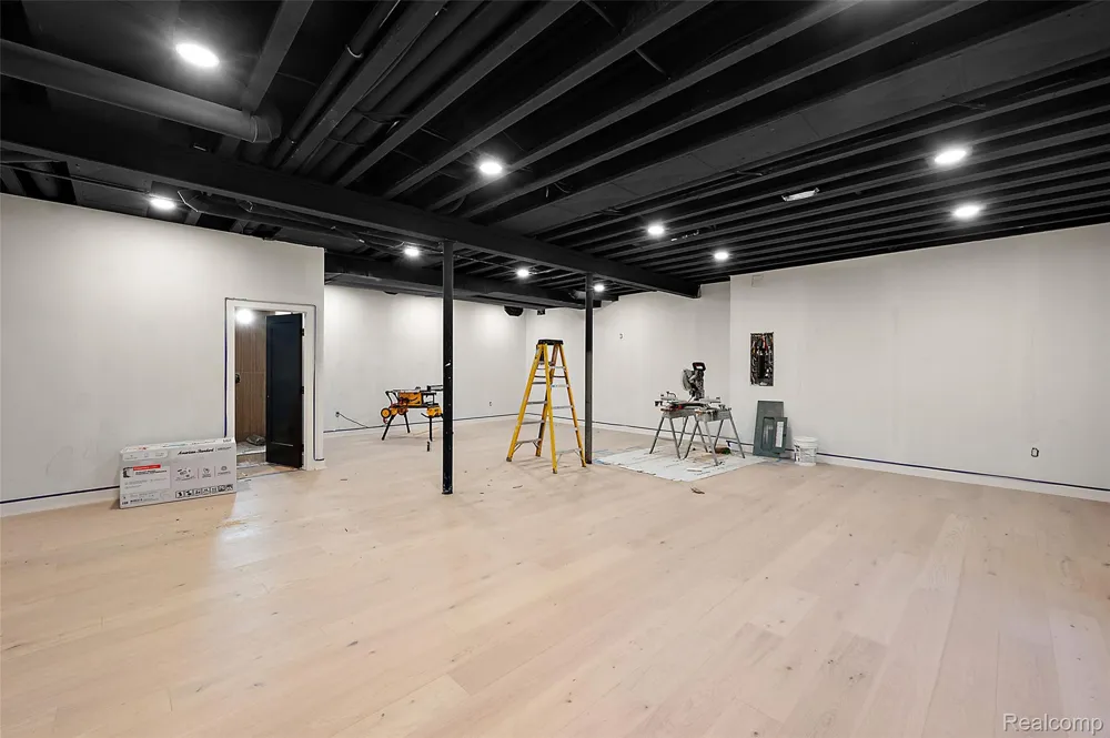 1845 Humphrey Avenue Birmingham City, MI 48009