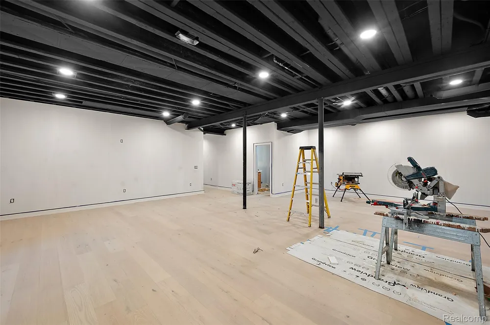 1845 Humphrey Avenue Birmingham City, MI 48009