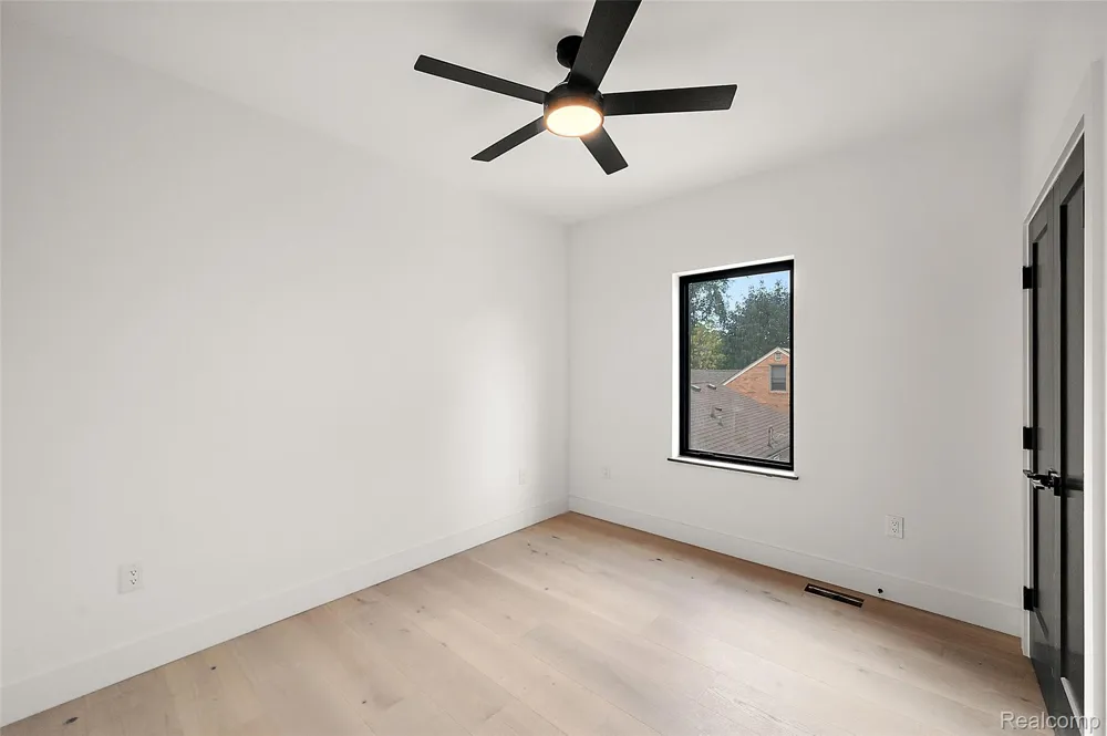 1845 Humphrey Avenue Birmingham City, MI 48009