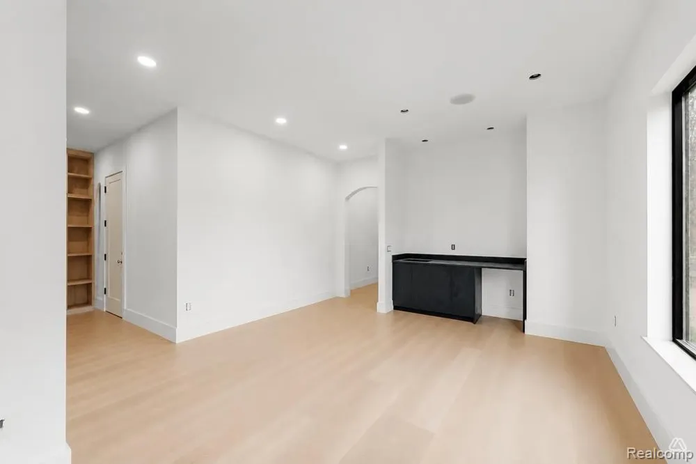 1845 Humphrey Avenue Birmingham City, MI 48009