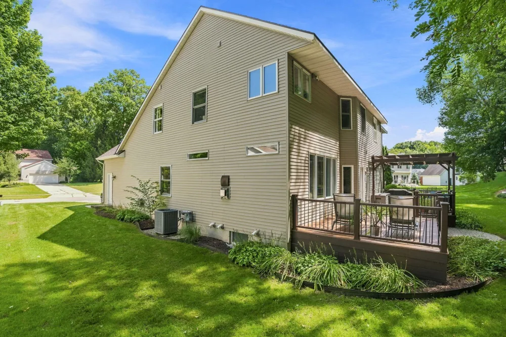 6274 Miramonte Drive NE Cannon Township, MI 49341