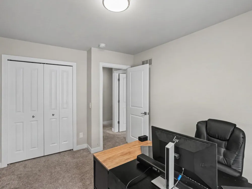 880 Machnik Drive Chelsea City, MI 48118