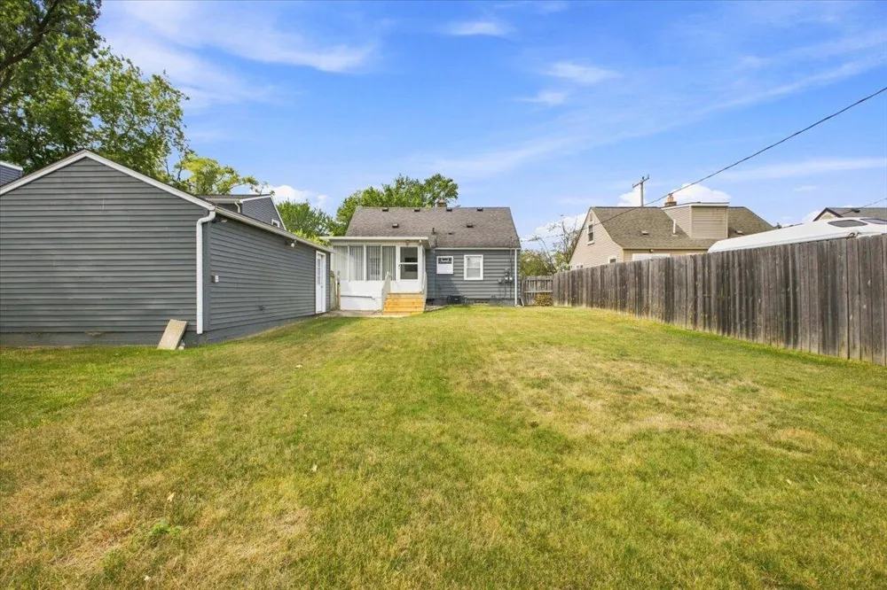 815 S Marias Avenue Clawson City, MI 48017