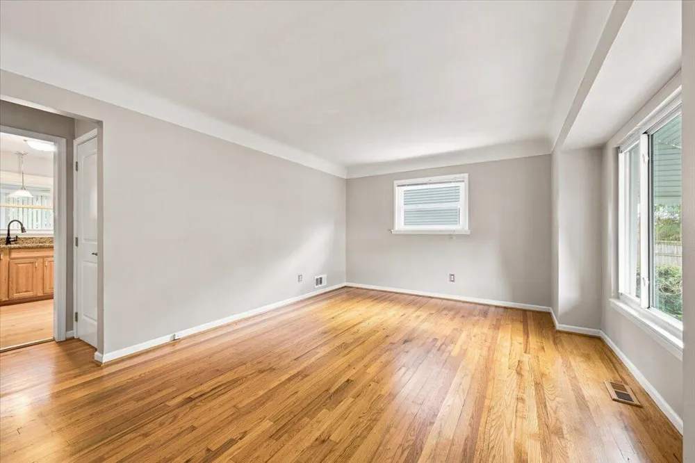 815 S Marias Avenue Clawson City, MI 48017
