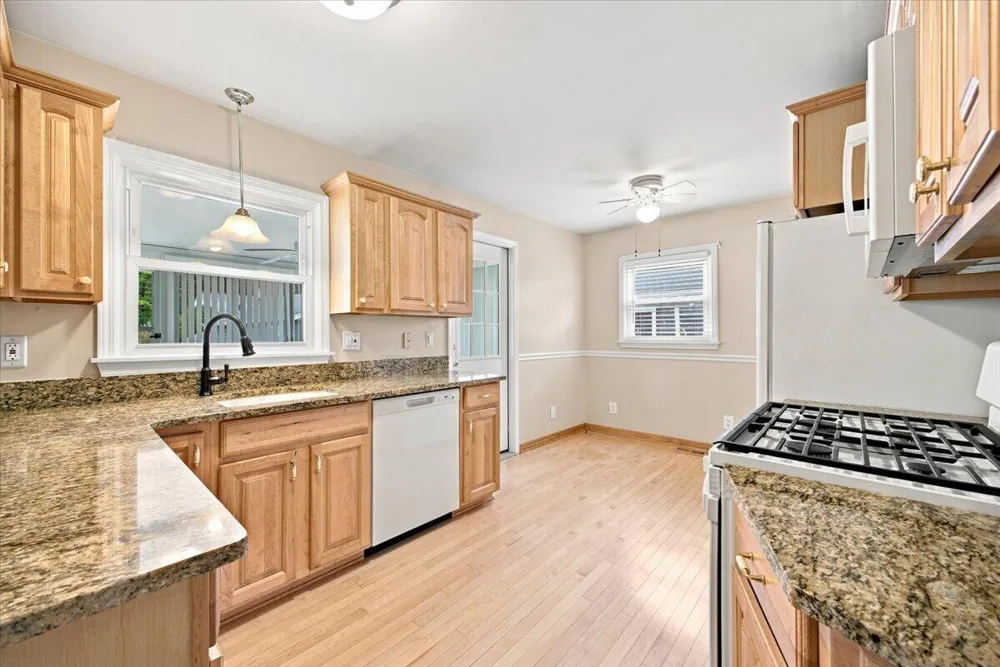 815 S Marias Avenue Clawson City, MI 48017