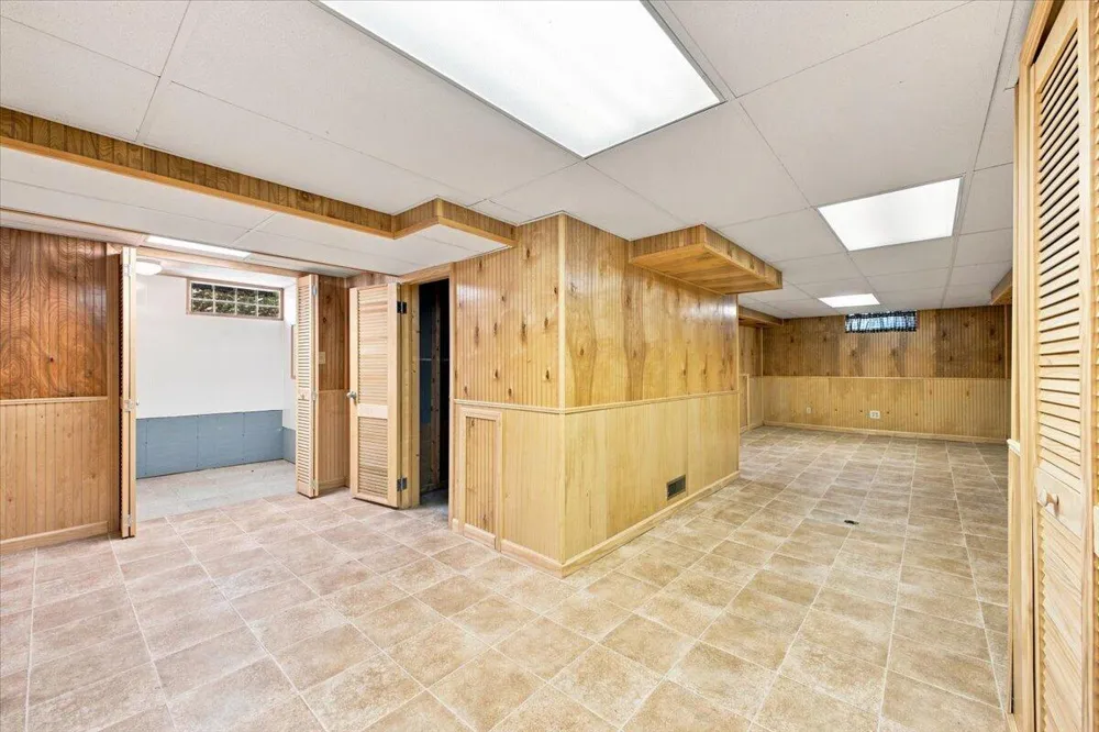 815 S Marias Avenue Clawson City, MI 48017