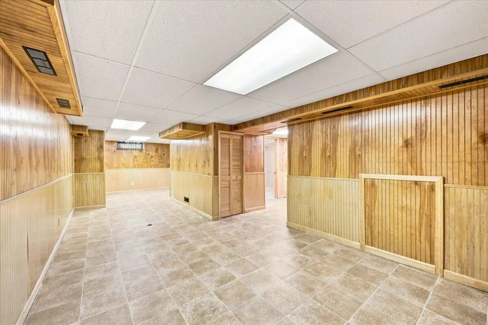 815 S Marias Avenue Clawson City, MI 48017