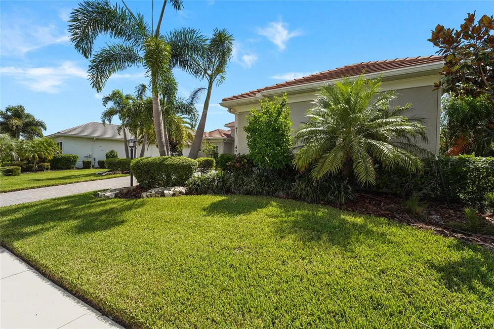 788 CROSSWIND AVENUE Sarasota, FL 34240