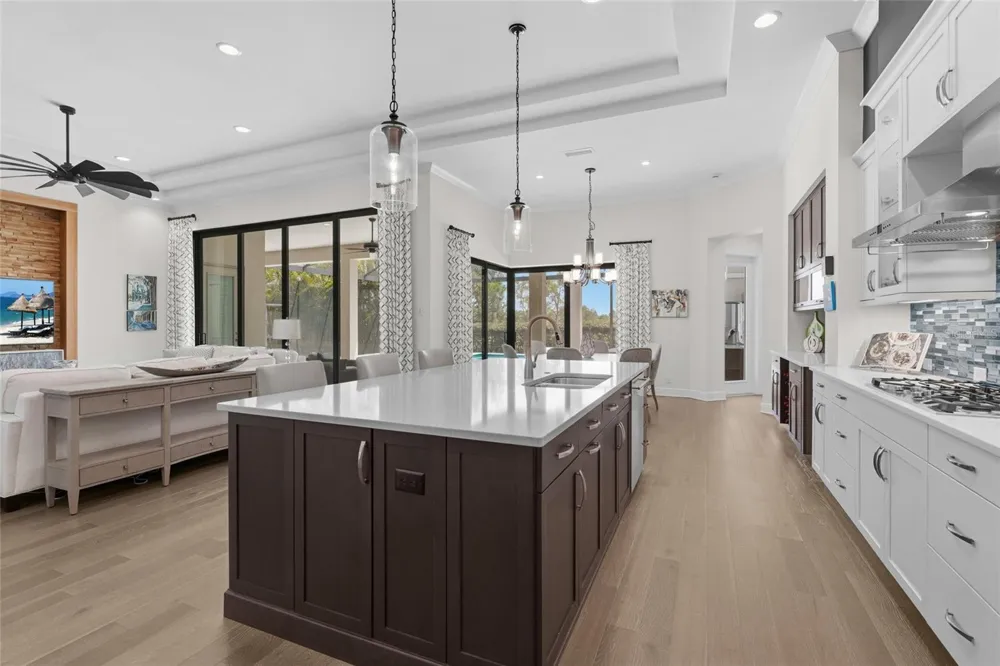 788 CROSSWIND AVENUE Sarasota, FL 34240