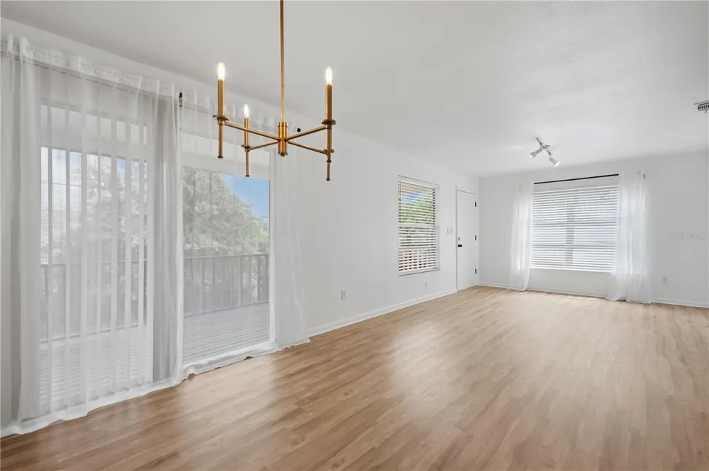 4921 E REGNAS AVENUE Tampa, FL 33617