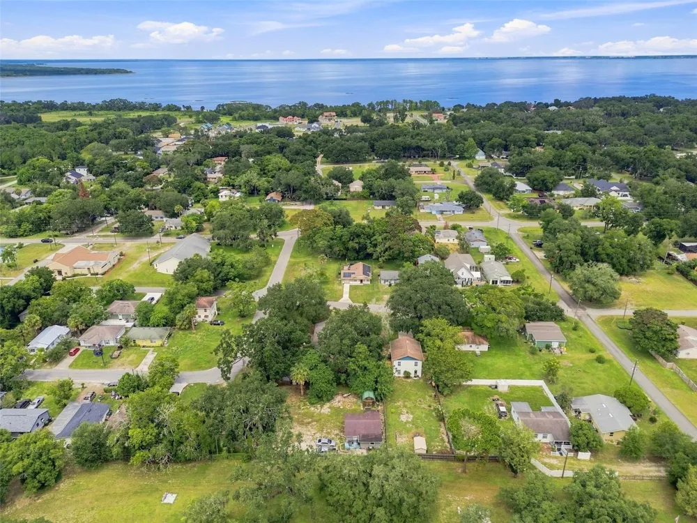 320 W SADLER AVENUE Oakland, FL 34760