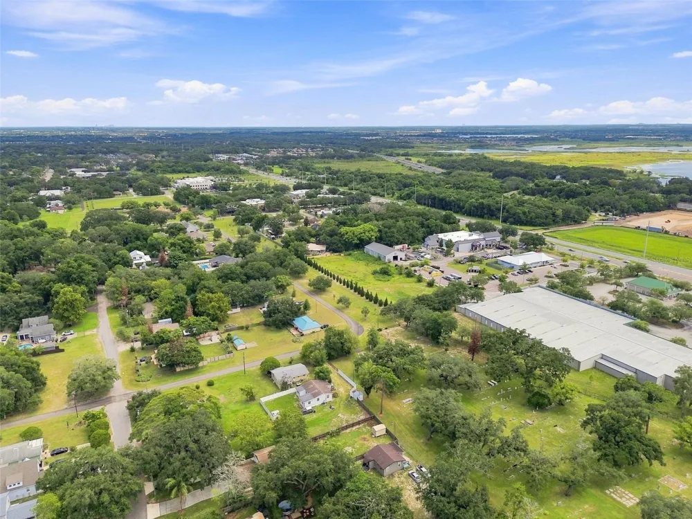 320 W SADLER AVENUE Oakland, FL 34760